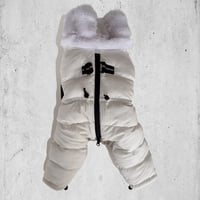 SNZ ECO FUR SNOW SUIT: WHITE <SNZｴｺﾌｧｰｽﾉｰｽｰﾂ: ﾎﾜｲﾄ>
