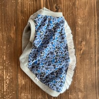 青いお花のバックボーンフリルタンク　　r　【MLサイズ】