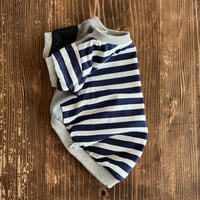 ネイビーボーダーのTシャツ j【Mサイズ]