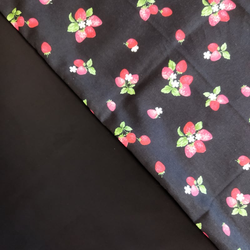 No.214【大判】いちご柄×合成皮革/リバーシブル 46×67.5cm/大人可愛い