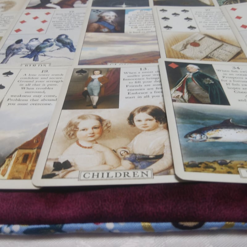26.【M様専用ご売約済】アリス柄ミニタロットクロス34×46cm 26.【M様専用ご売約済】アリス柄ミニタロットクロス34×46cm