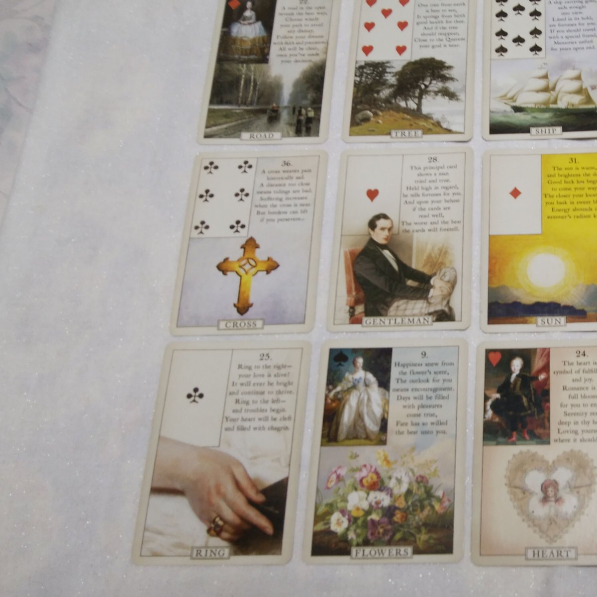 3ヴィクトリアンエンジェル柄×裏地白ラメ入り約32×49cm／リバーシブル