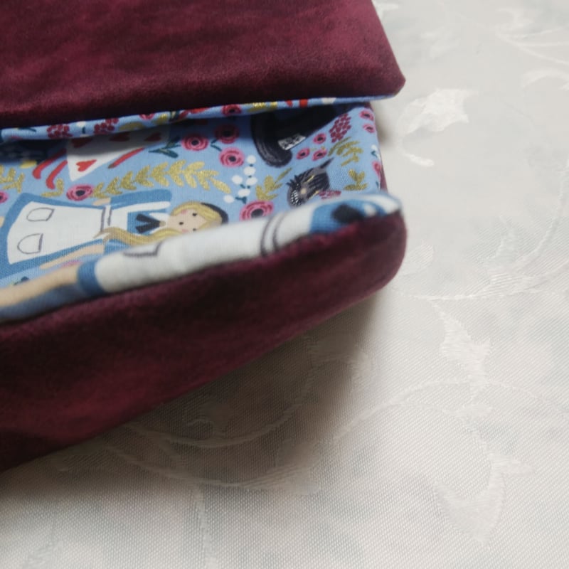 26.【M様専用ご売約済】アリス柄ミニタロットクロス34×46cm 26.【M様専用ご売約済】アリス柄ミニタロットクロス34×46cm