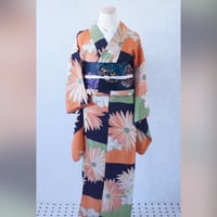 黒×オレンジ　大輪の菊　アンティーク