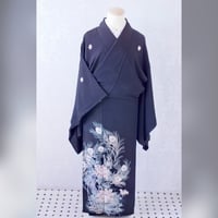 孔雀の羽　牡丹　アンティーク 黒留袖