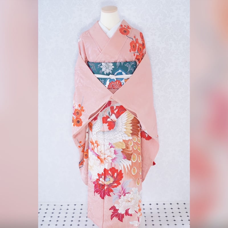 ピンク振袖 孔雀と牡丹 アンティーク | 凍蝶