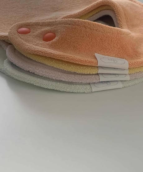 would U / cloud terry bib