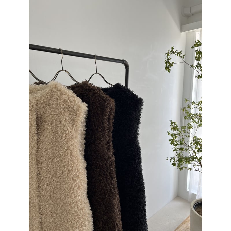 THINKFUR Curly Eco Fur Vest 23TH-05】Boa Layered Like Vest THINKFUR Curly Eco Fur Vest 23TH-05】Boa Layered Like Vest