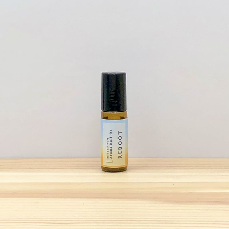 nous エッセンシャルオイル ロールオン　小田切ヒロ アロマ 数量限定 小田切ヒロ さん オリジナルエッセンシャルオイル nous