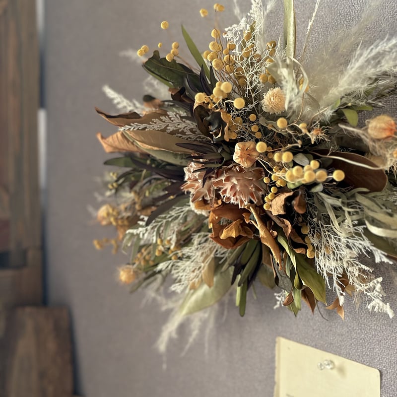 ドライフラワー壁掛けアレンジ】シックな落ち着きのある空間に