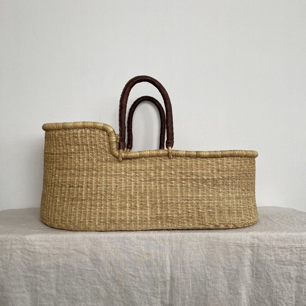 Moses Basket [ Hooded / Natural+Brown ] / Hippo 