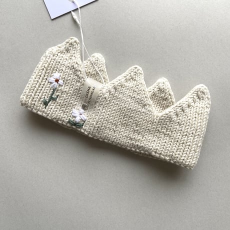 Knitted Crown [ Embroidery ] / Dasha Petrenko [ニットクラウン ハーフバースデー ファーストバースデー 誕生日 記念日 ニューボーンフォト]