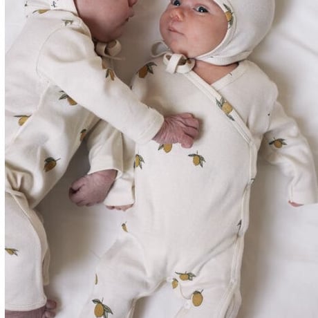 Newborn Onesie GOTS [ Lemon ] / Konges sloejd     [ コンゲススロイド   新生児 ロンパース レモン 前合わせ 肌着 出産準備]
