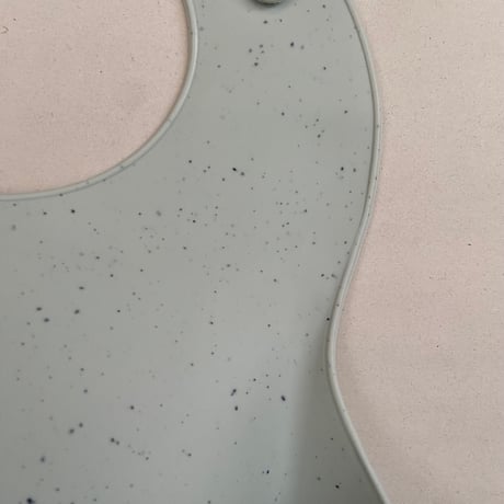 Speckled Silicone Baby Bib / Hippo + Birds  [シリコン ビブ スタイ つぶつぶ 斑点模様 食事エプロン 離乳食 エプロン 幼児 男の子 女の子 シンプル]