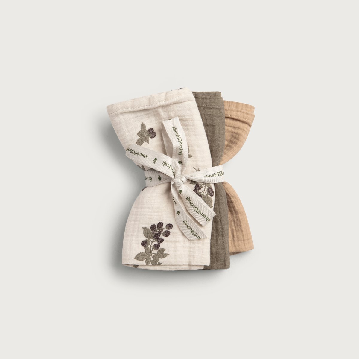 Blackberry Burp Cloths Set / garbo&friends [ガルボ Blackberry Burp Cloths Set / garbo&friends [ガルボ
