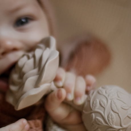 Flower Teether Rattle /  Natruba  [歯固め ラトル ガラガラ フラワー ナチュルバ スワン ベビー ギフト 出産祝い]