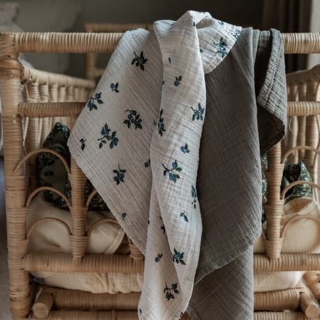 Blueberry Swaddle Muslin Blanket / garbo&friends