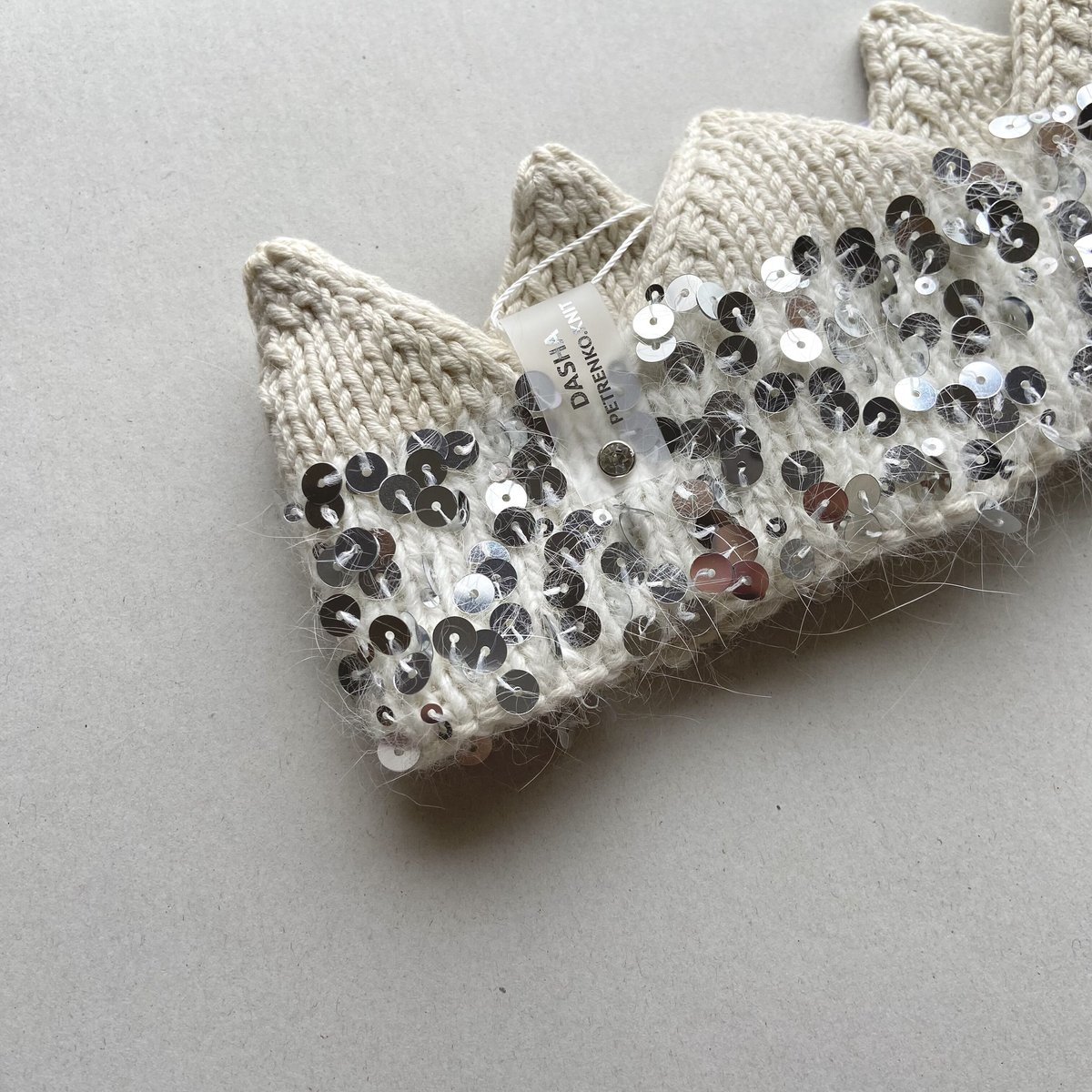 Knitted Crown [ silver sequin ] / Dasha Petrenk...