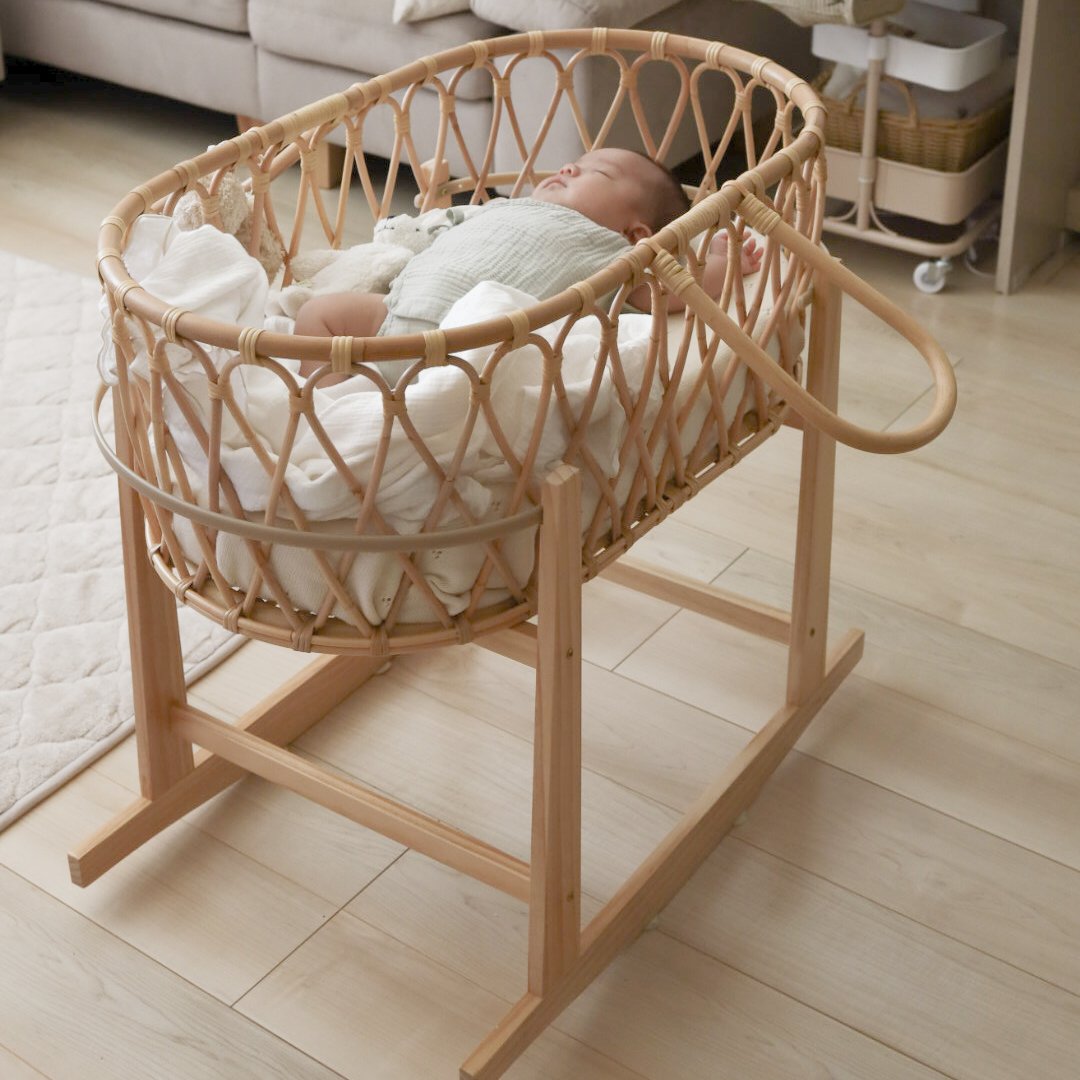 ラタン製ベビーベッド（バスケット・クーファン） Rattan Baby Basket with Pompom / Hippo + Birds