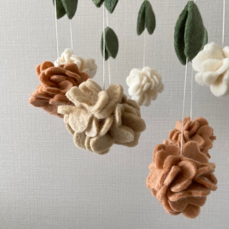 Mobile [ Flowers Coral ] / gamcha [モビール インテリア ベビー 赤ちゃん メリー ハンドメイド 北欧 出産祝いギフト 出産準備 ]