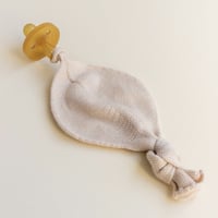 Titi Comforter [ Oat ] / hvid [おしゃぶりホルダー メリノウール 出産準備 ]