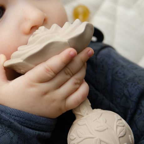Flower Teether Rattle /  Natruba  [歯固め ラトル ガラガラ フラワー ナチュルバ スワン ベビー ギフト 出産祝い]