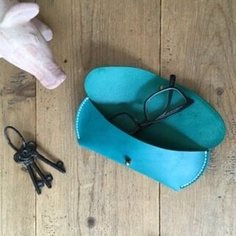 【S martさん】メガネケース　眼鏡　ヌメ革エメラルドgreen色