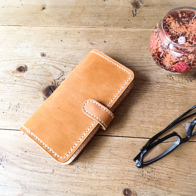 手帳型iphoneケース8.7.6S.SE2用 ヌメ革キャメル色 | 1996
