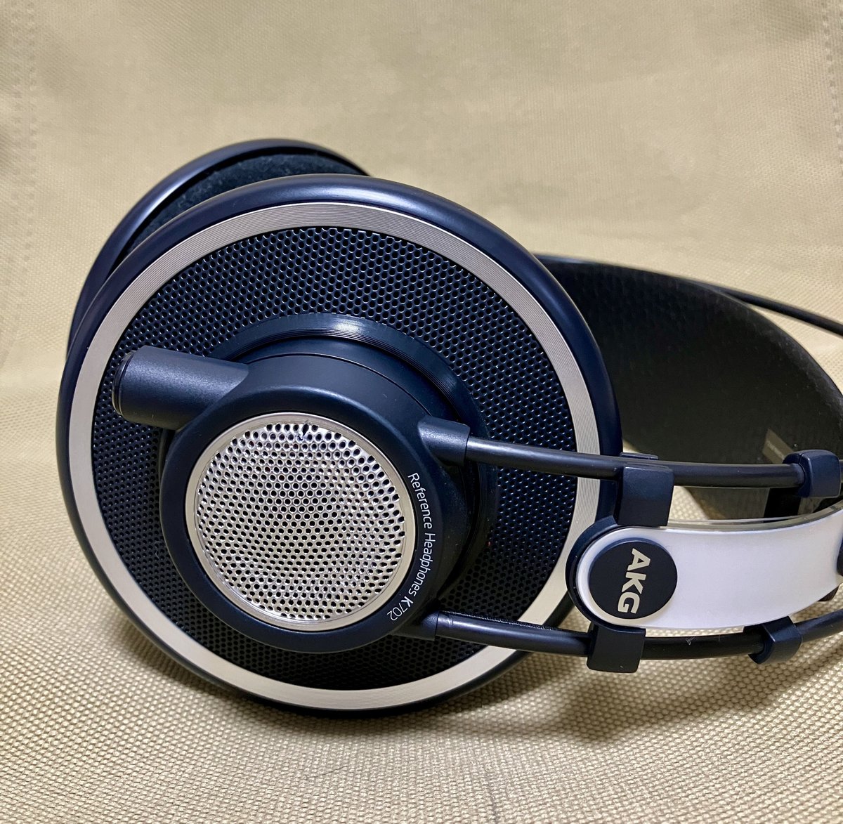 AKG K702 ヘッドフォン 有線 リケーブル可能　【中古】 AKG K702 ヘッドフォン 有線 リケーブル可能【中古】