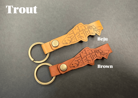 【限定】本革 Fish Logo Strap｜日常にフィールド感を添える限定アクセサリー