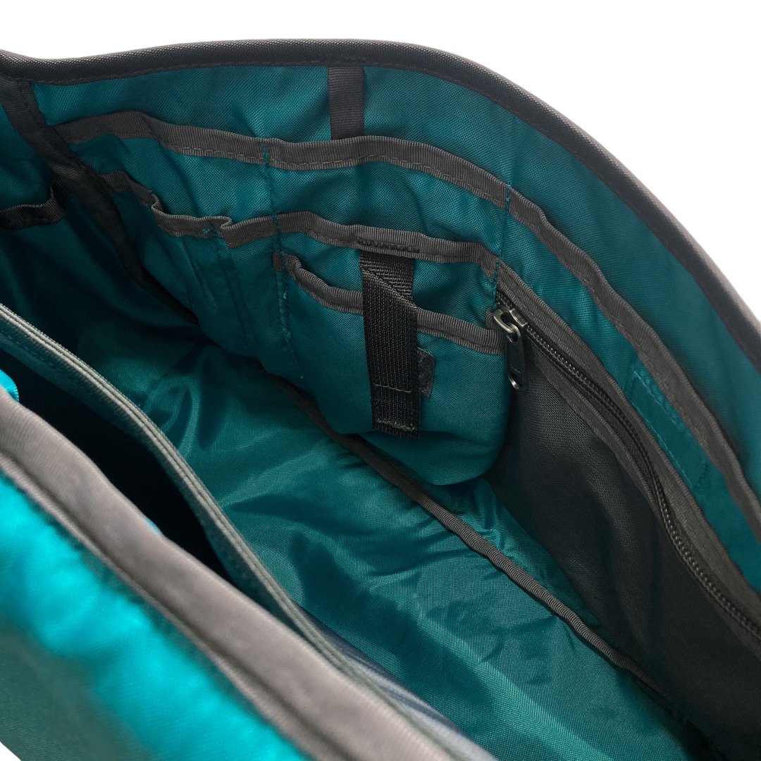 Patagonia ミニメッセンジャーバッグ　新品未使用 Qoo10] パタゴニア パタゴニア メッセンジャーバッグ Pat