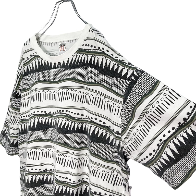 STUSSY S/S tomtom pattern design T-SHIRT | 無無 STUSSY S/S tomtom pattern design T-SHIRT | 無無