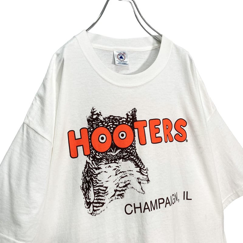 90-00s HOOTERS/DELIGHTFULLY TACKY, YET UNREFINE