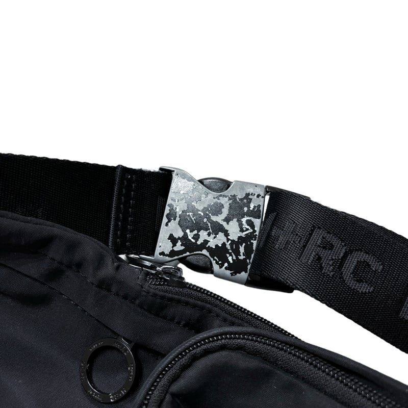 M + RC NOIR black nylon logo shoulder bag | 無無