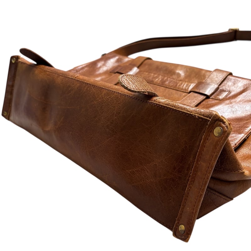 90-00s connie line real leather shoulder bag | 無無