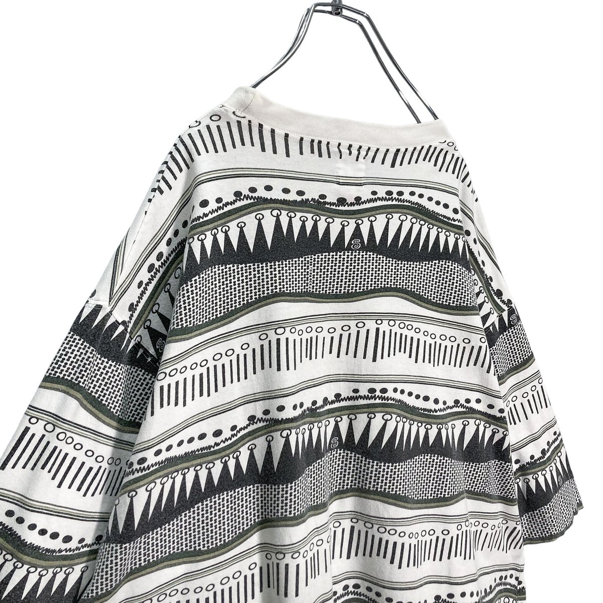 Stussy tomtom 総柄 幾何学模様 ホワイト Tシャツ ／ Sサイズ Stussy
