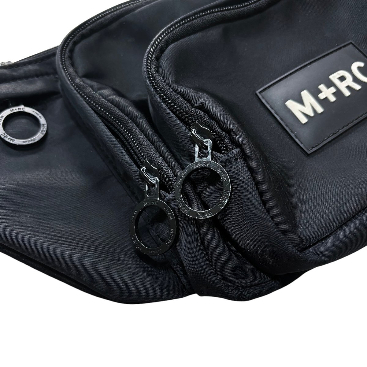 M + RC NOIR black nylon logo shoulder bag | 無無