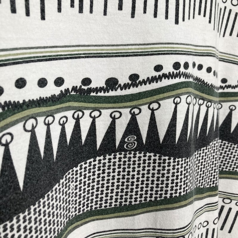STUSSY S/S tomtom pattern design T-SHIRT | 無無