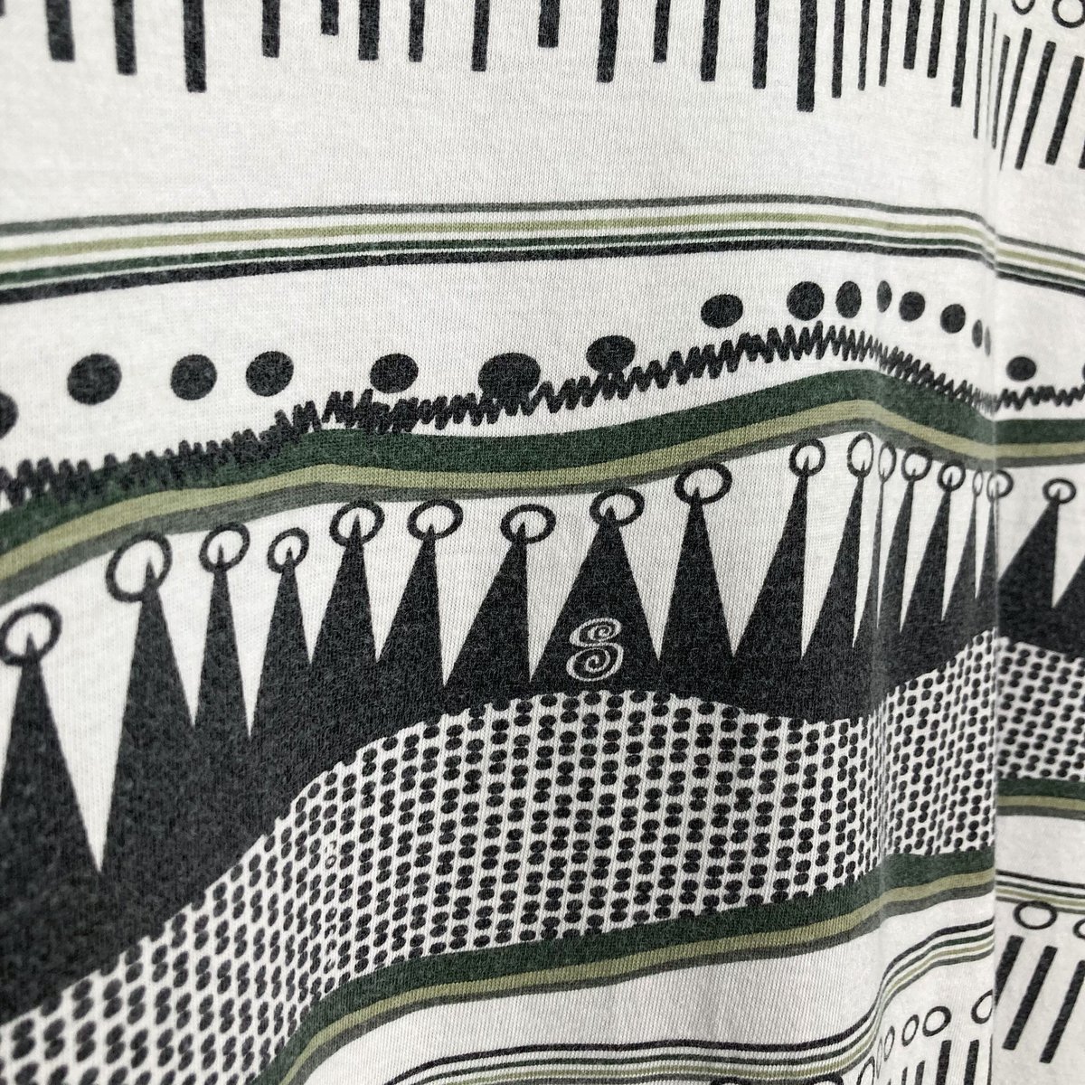 STUSSY S/S tomtom pattern design T-SHIRT | 無無