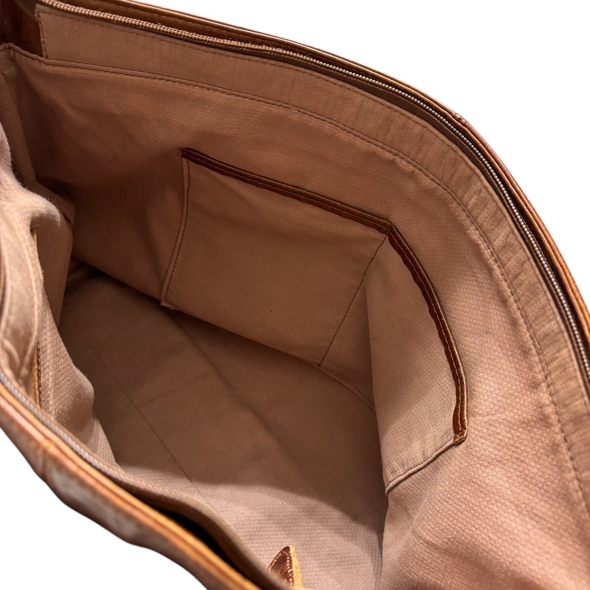 90-00s connie line real leather shoulder bag | 無無