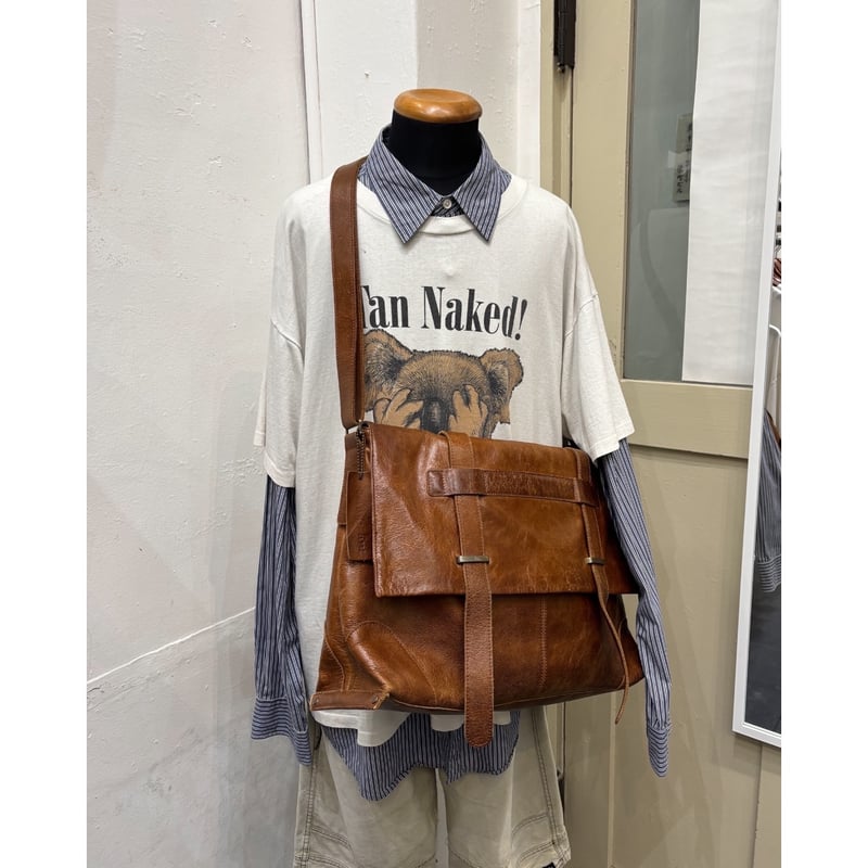 90-00s connie line real leather shoulder bag | 無無