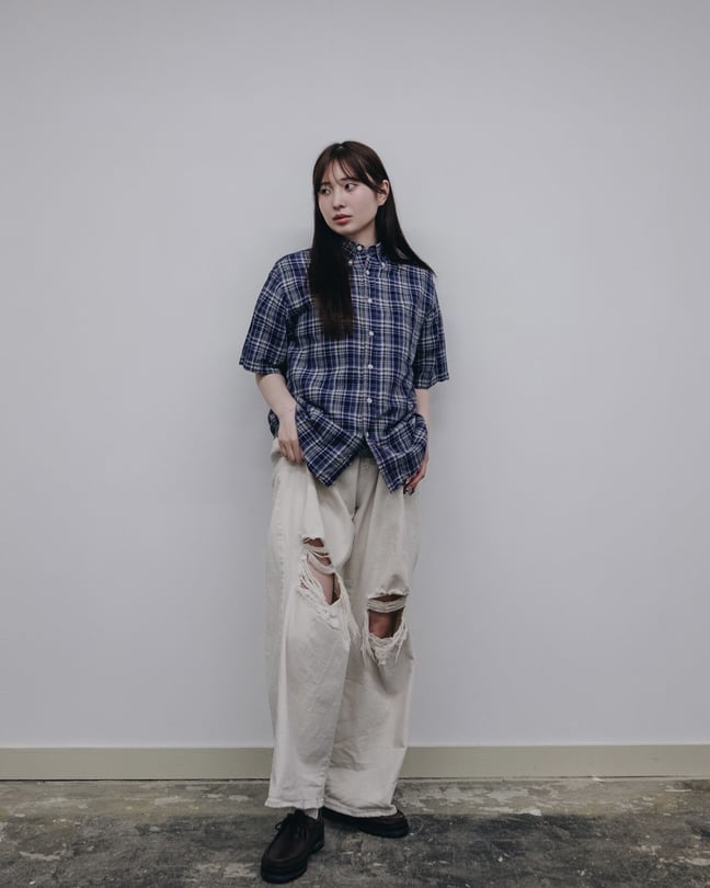 NR古着☆フォロー割実施中★即購入OK★出品 クール系 白/グレー ボタン柄/藤の花 キラキララメ付き ゆうちゃ