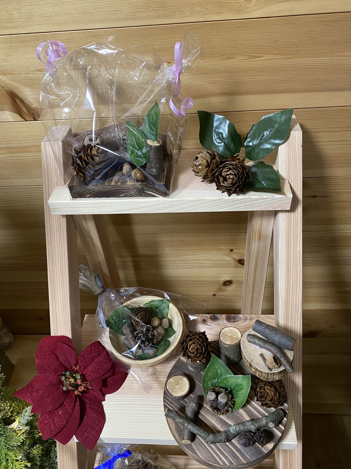 三段棚　ミニ階段　木工　ハンドメイド ミニ階段シェルフ C | iichi 日々の暮らしを心地よくする