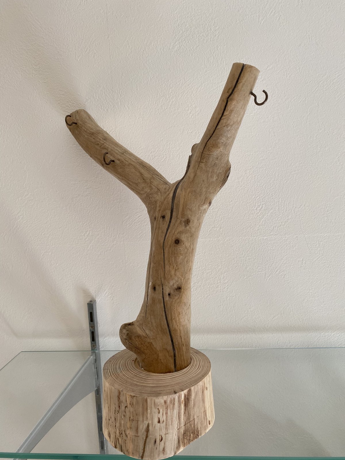 木製オブジェ 三日月モチーフ 流木風スタンド付き 木製オブジェ／一点