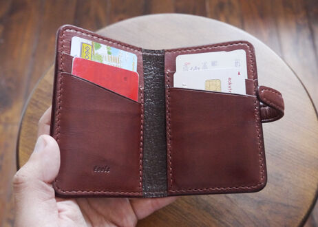 二つ折り財布　カード11枚収納　レザーカービング　レザークラフト 二つ折り財布 カード収納11枚 カービング レザークラフト