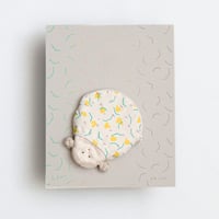 125 maru-porch GIRL (yellow flower)