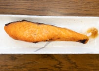 C【明治から続く製法の】塩鮭（5切）
