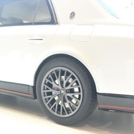 1/18トヨタ センチュリーＧＲＭＮ