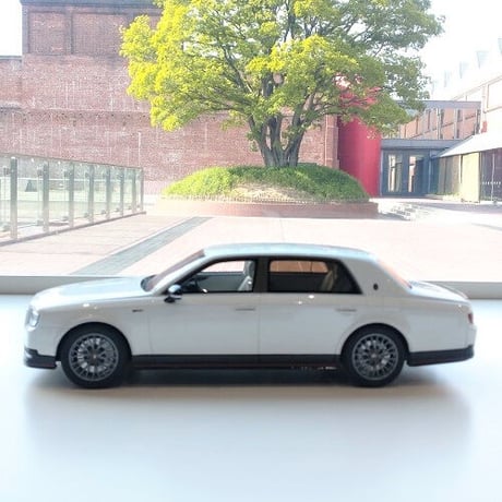 1/18トヨタ センチュリーＧＲＭＮ