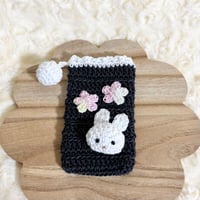 うさぎちゃんとお花のお守り袋 ①